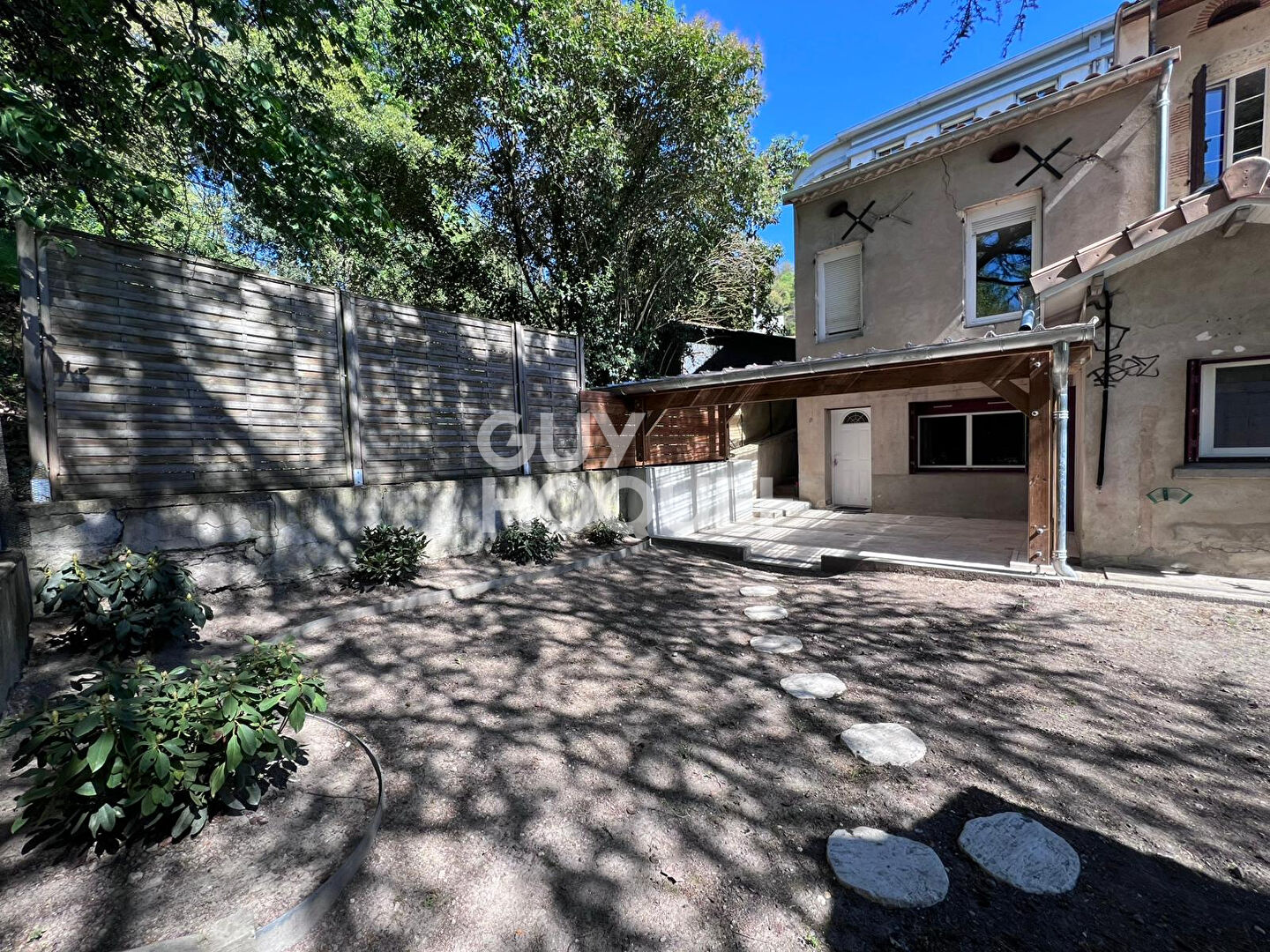 APPARTEMENT COCON MEUBLE REZ DE JARIDN