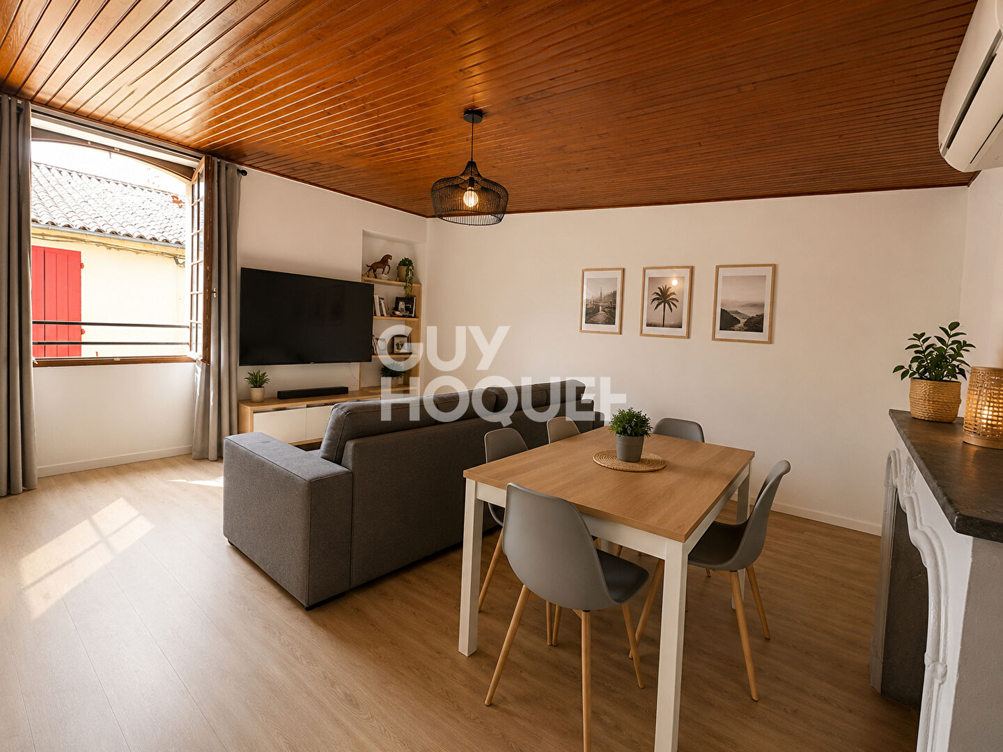 Maison de ville avec cour et garage