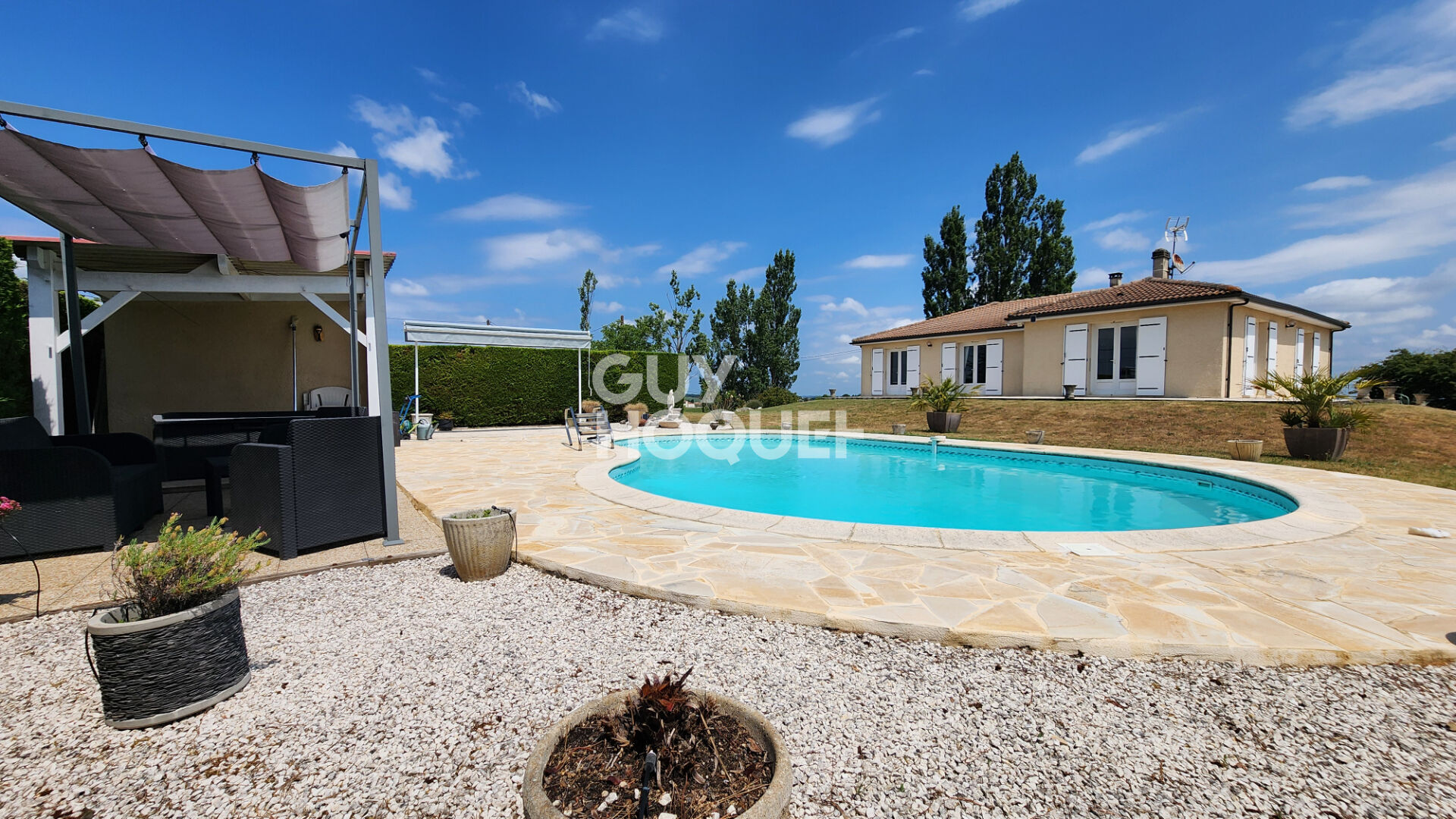 Maison 130 m² plain pied sur sous sol et Piscine