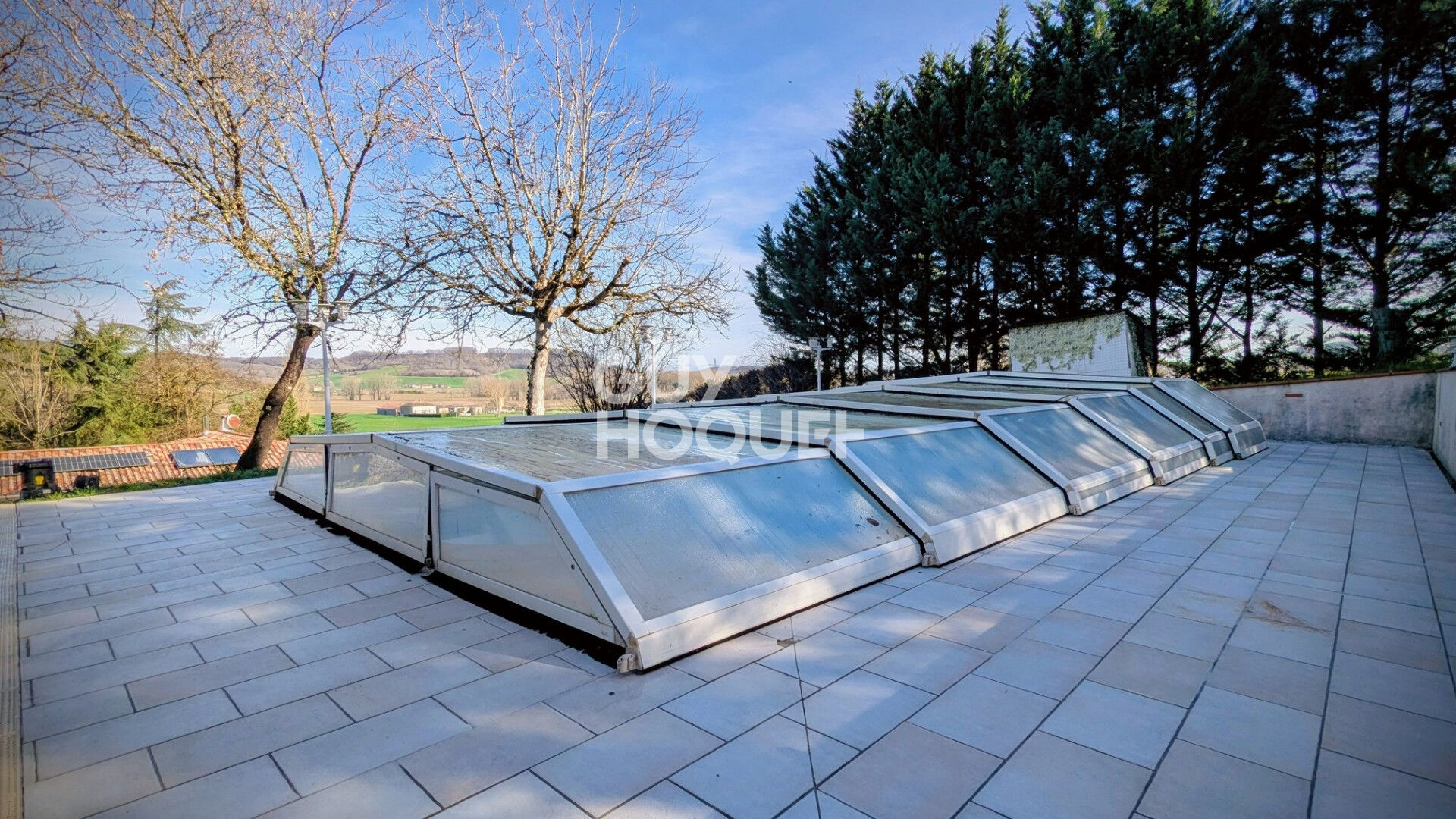 Maison plain pied, 4 chambres, garage, piscine, jardin.