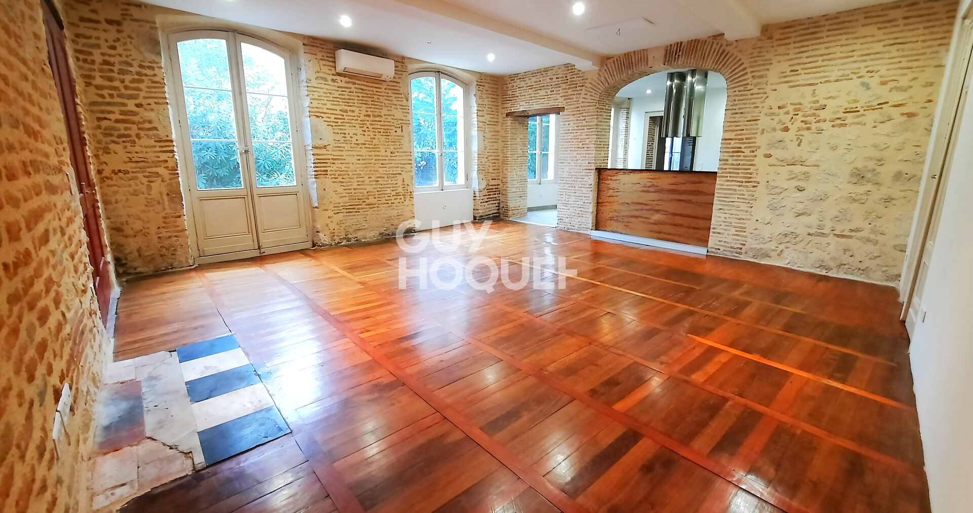 Appartement de caractère en centre-ville, avec terrasse