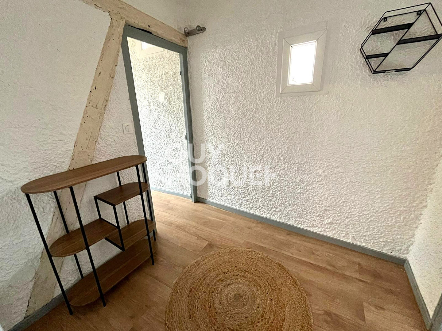 Studio meublé et climatisé, résidence calme en centre-ville