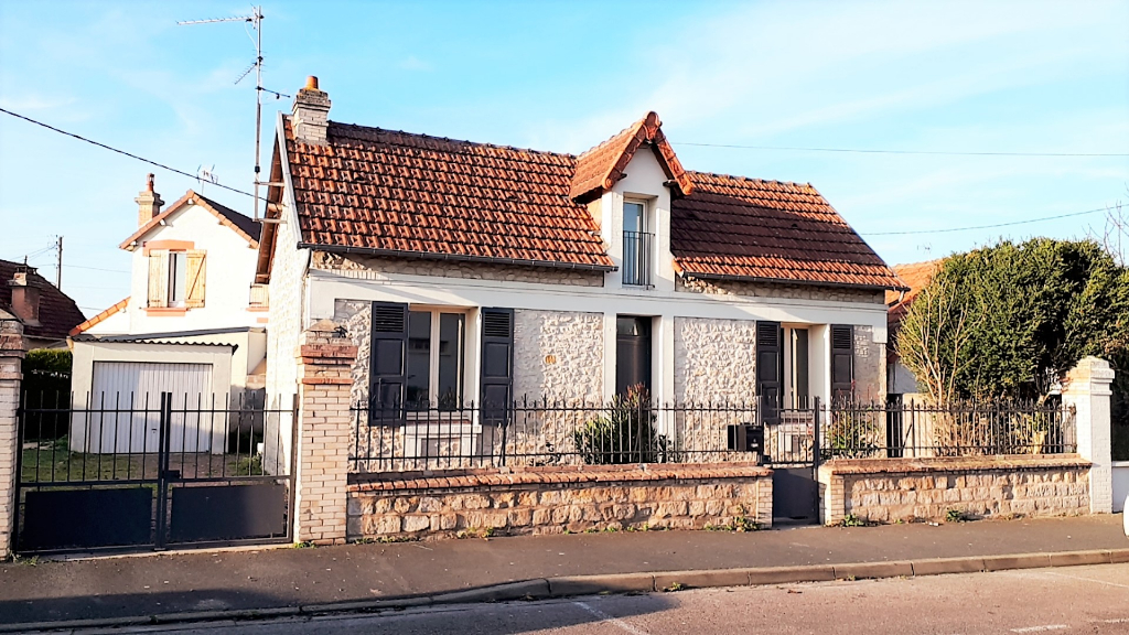 MAISON EN PIERRE 3 chambres et jardin