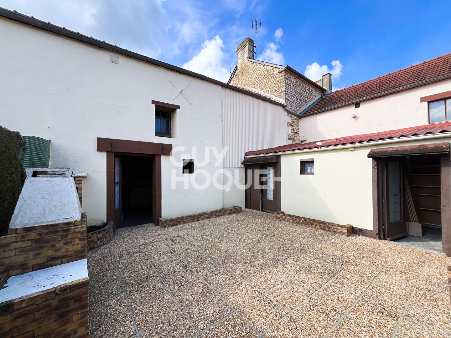 Maison + dépendances + terrain constructible Laize Clinchamps