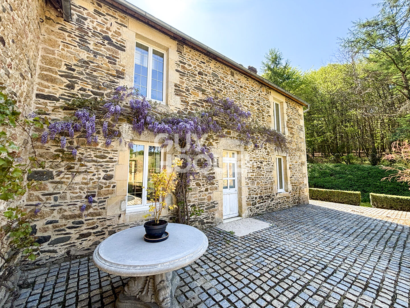 Domaine de caractère en pierre - SUISSE NORMANDE