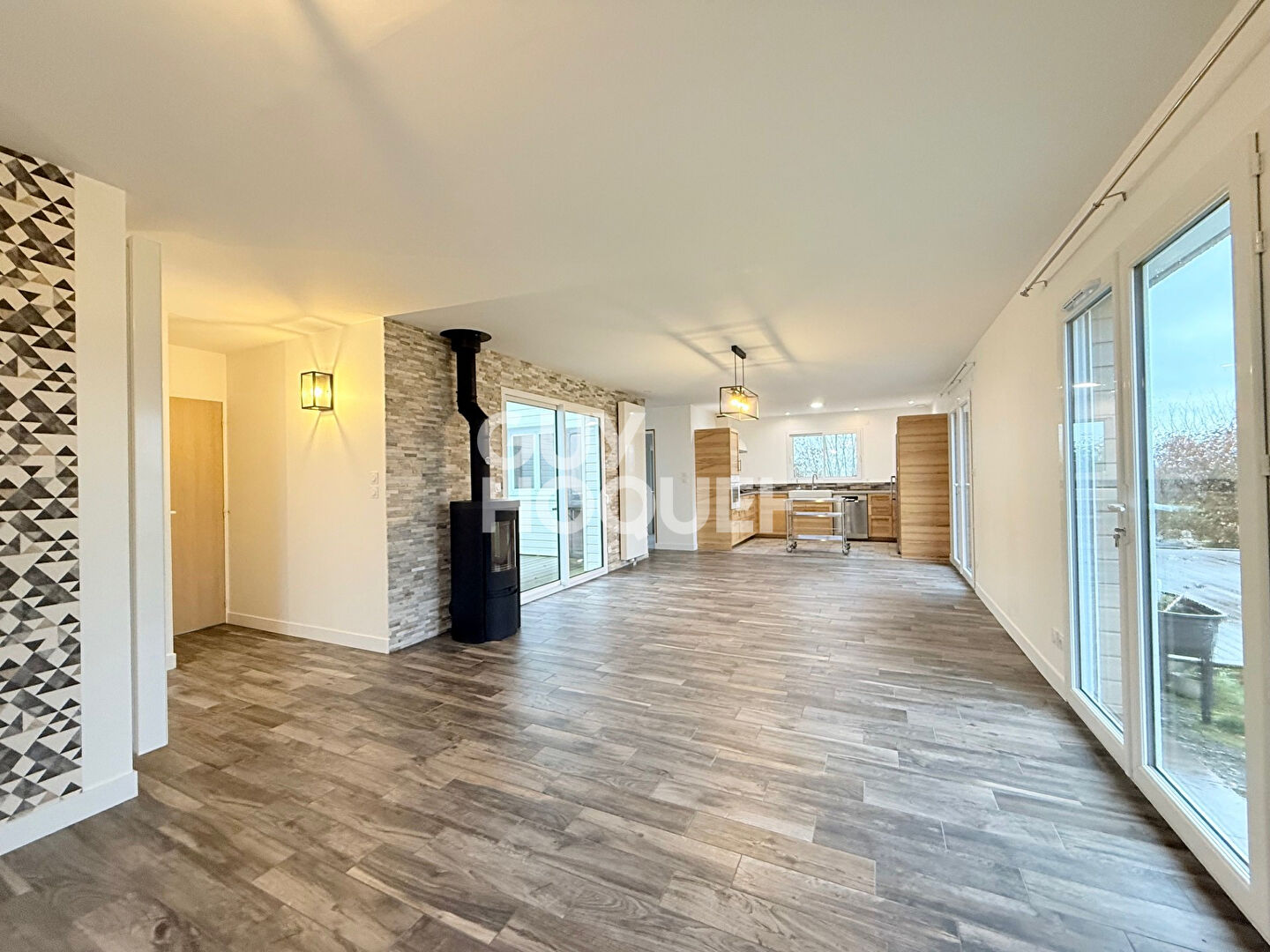 Maison contemporaine avec patio