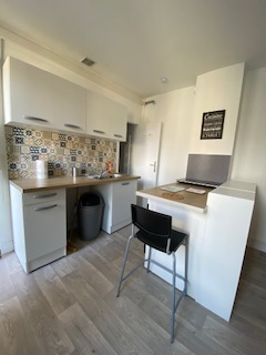 Location : appartement  MEUBLE 2 pièces (28 m²) à COMPIEGNE
