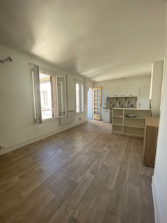 Location : appartement  MEUBLE 2 pièces (28 m²) à COMPIEGNE