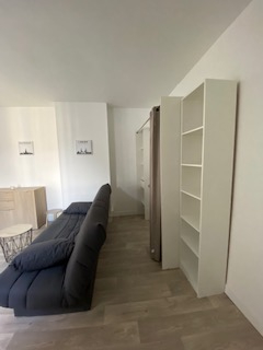 Location : appartement  MEUBLE 2 pièces (28 m²) à COMPIEGNE