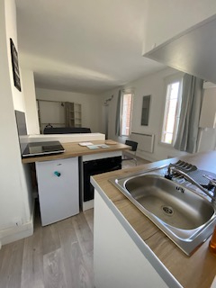 Location : appartement  MEUBLE 2 pièces (28 m²) à COMPIEGNE