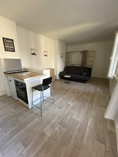 Location : appartement  MEUBLE 2 pièces (28 m²) à COMPIEGNE