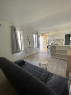 Location : appartement  MEUBLE 2 pièces (28 m²) à COMPIEGNE