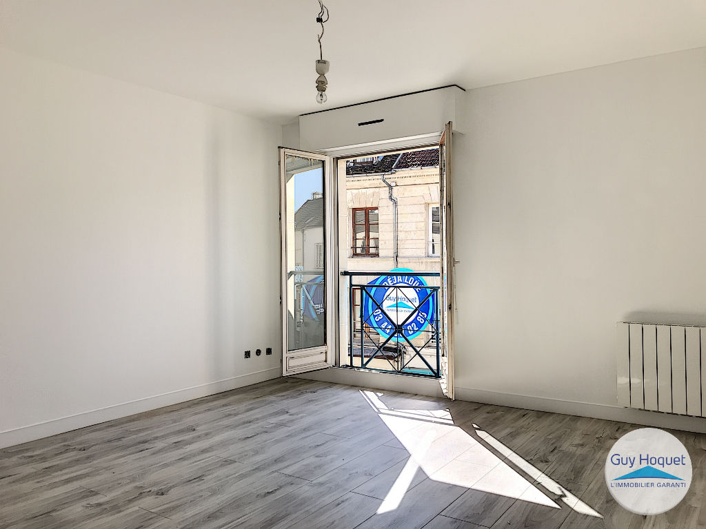 Studio en hyper-centre d'une surface habitable de 30 m² à COMPIEGNE (60200).