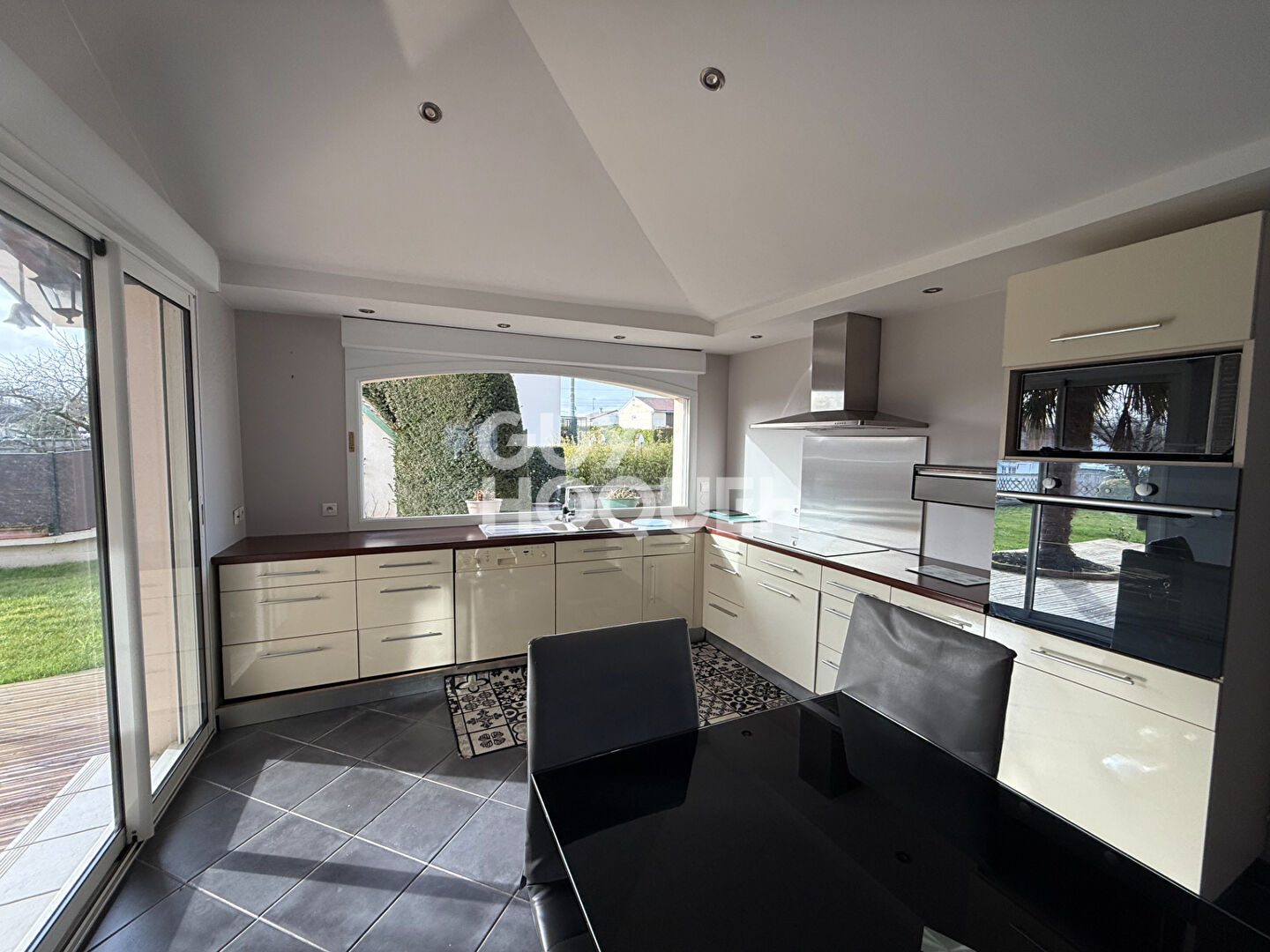 Pavillon 4 chambres en excellent état 