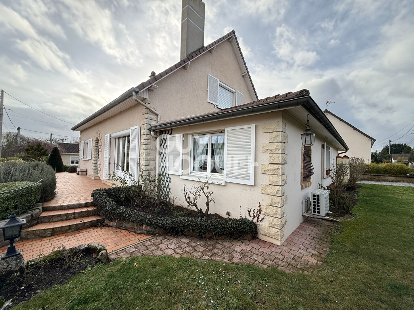 Pavillon 4 chambres en excellent état 