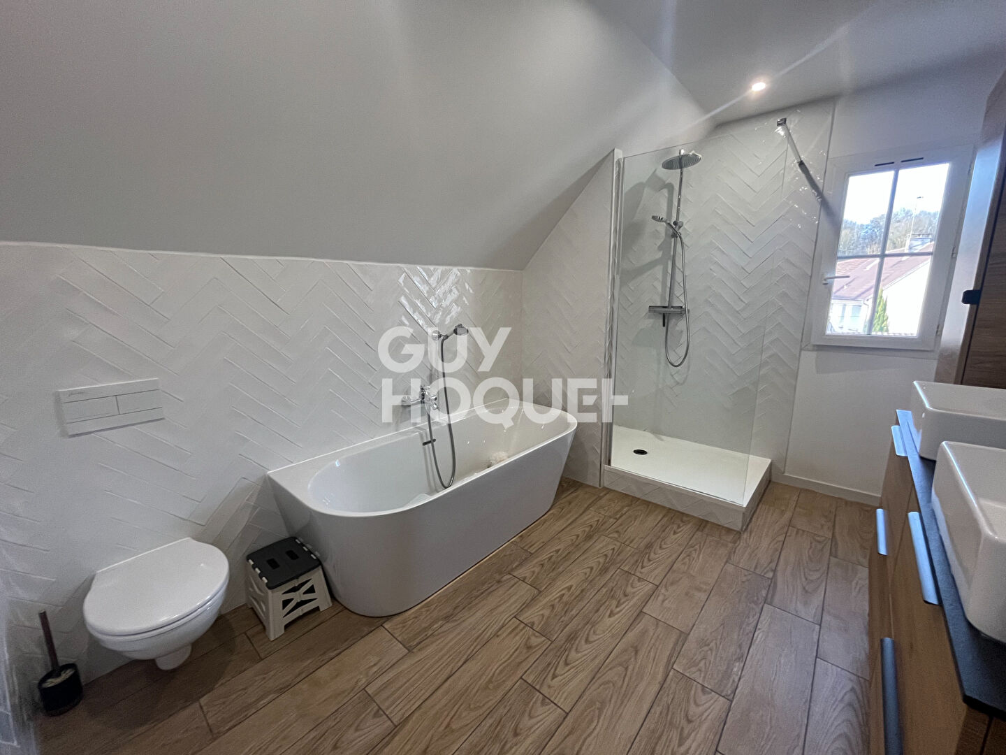 Maison sur sous sol total Plein centre de  Venette - 6 pièces, 4 chambres, jardin