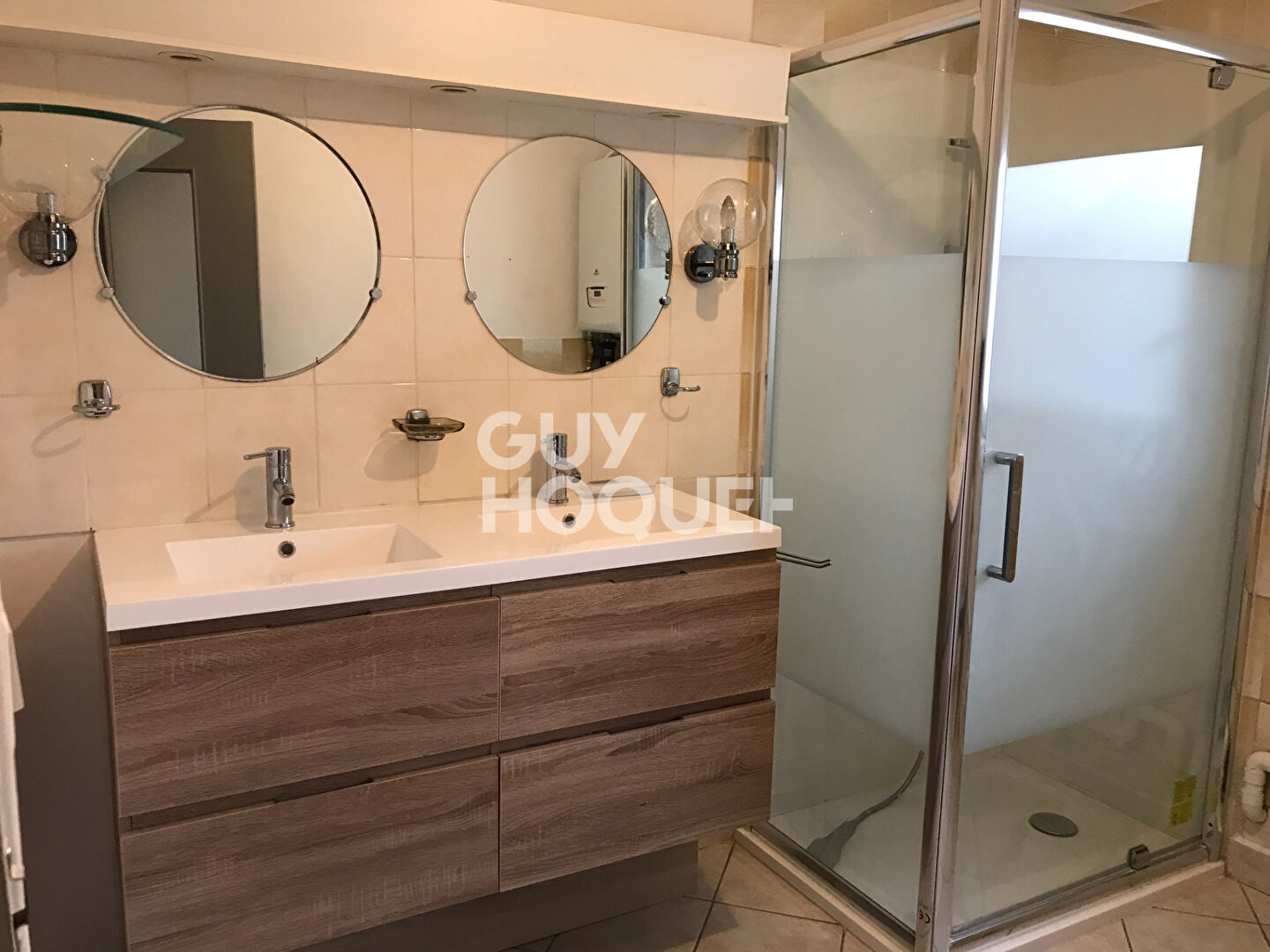 LOCATION d'un appartement 3 pièces (54 m²) à SAINT SAUVEUR