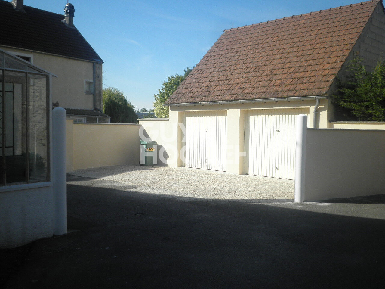 LOCATION d'un appartement 3 pièces (54 m²) à SAINT SAUVEUR