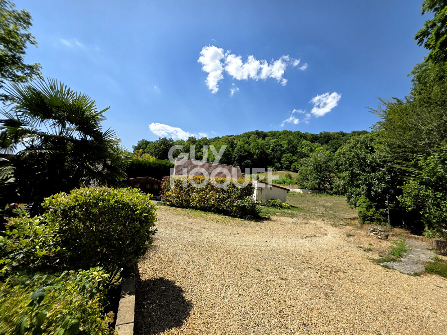 Maison de Prestige à Vendre - Secteur CHOISY AU BAC - Référence C2011