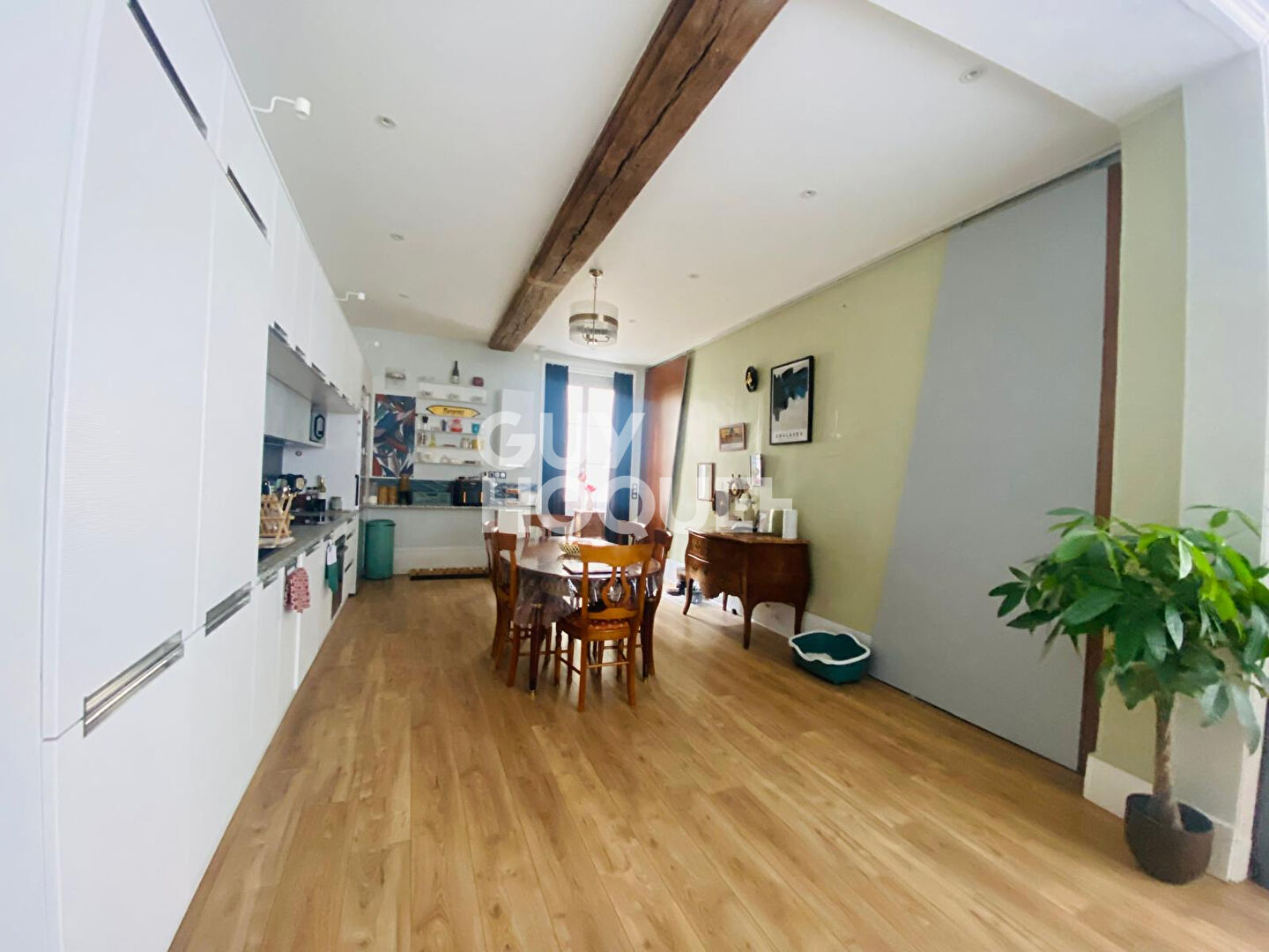 HYPER CENTRE COMPIEGNE - TRES BEL APPARTEMENT de T4 (95 m²) à COMPIEGNE