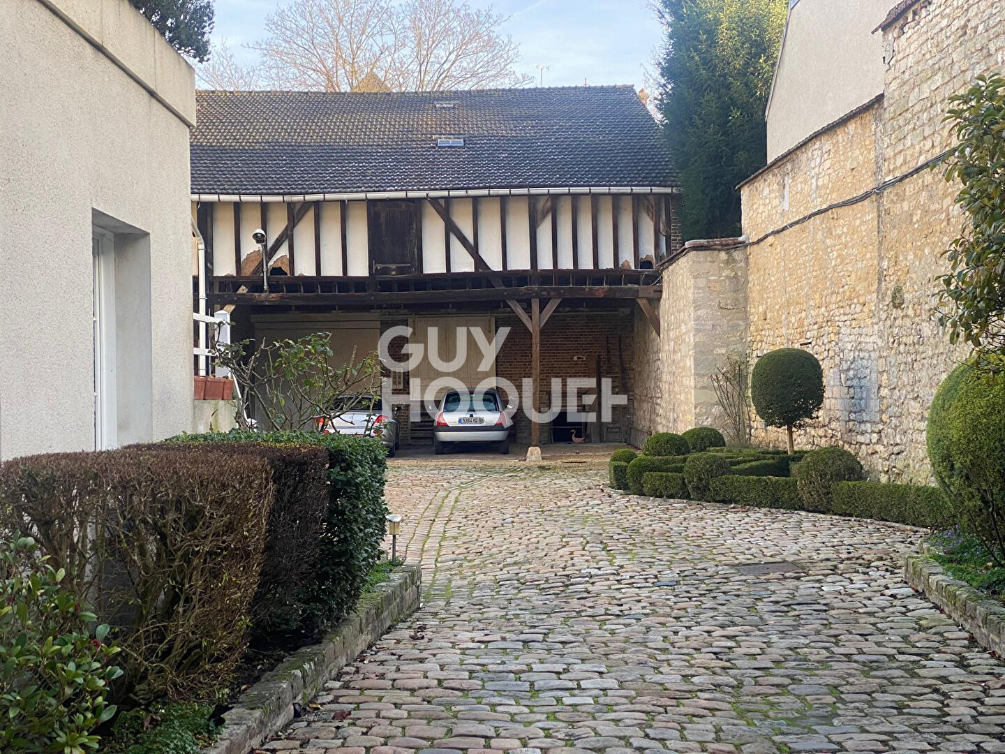 Ensemble Immobilier - Immeuble - COMPIEGNE centre ville