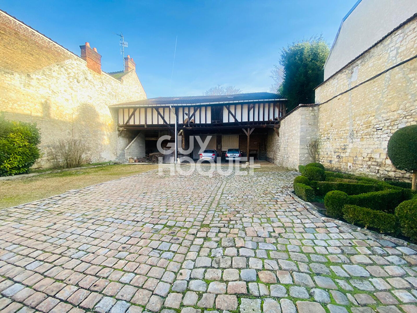 Ensemble Immobilier - Immeuble - COMPIEGNE centre ville