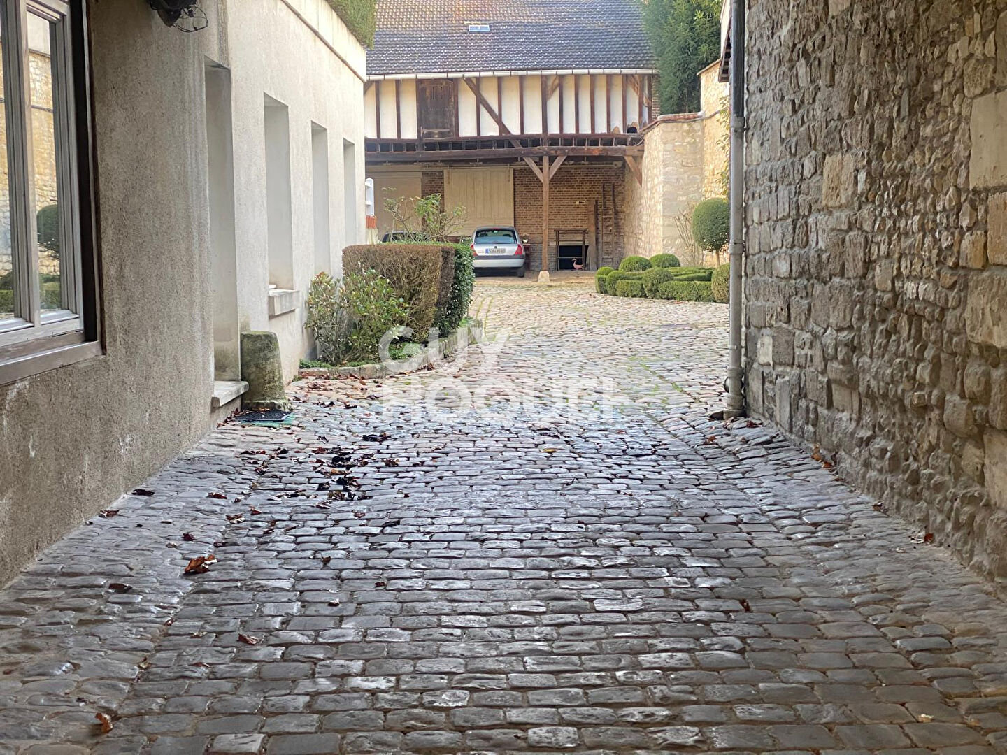 Ensemble Immobilier - Immeuble - COMPIEGNE centre ville