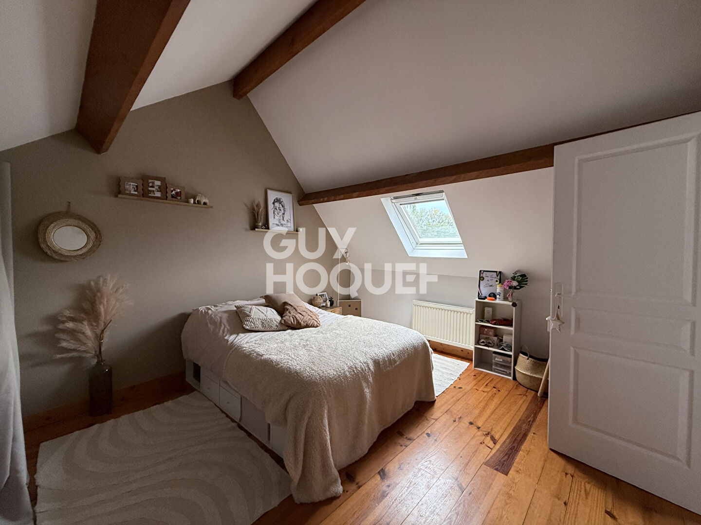 Ancien corps de ferme Rénové avec Maison et granges 5 mn de l'accès A1- Référence C2201