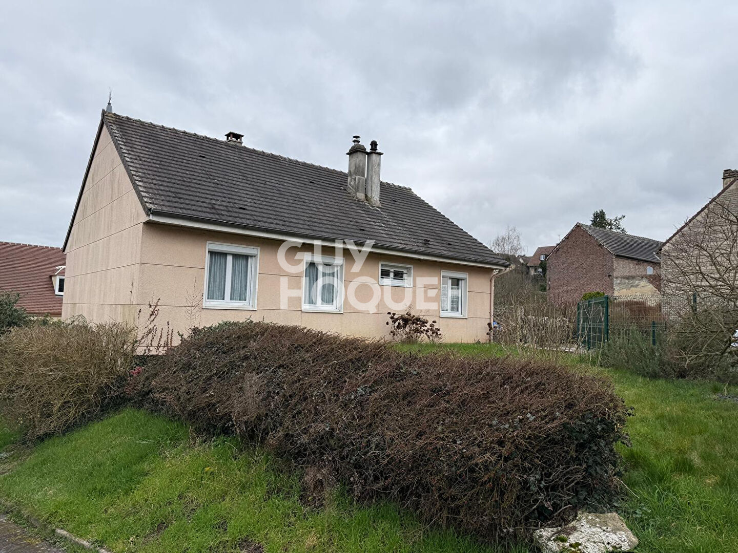 Maison individuelle - 3 chambres - sous-sol complet - combles aménageables