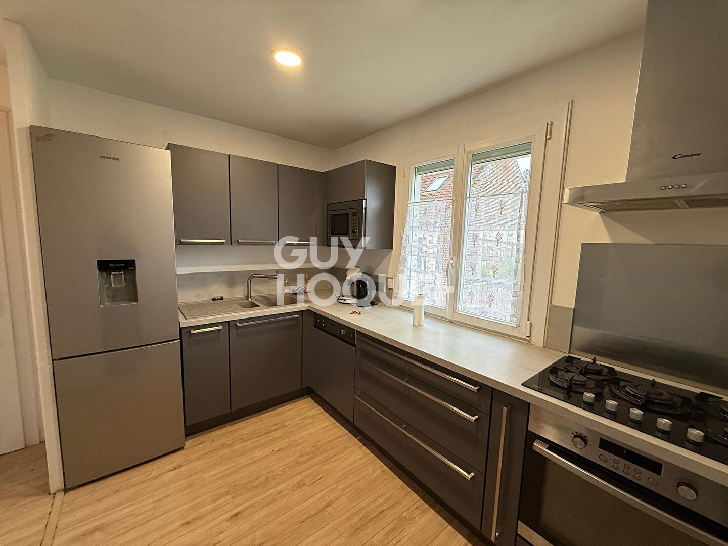 Maison individuelle - 3 chambres - sous-sol complet - combles aménageables