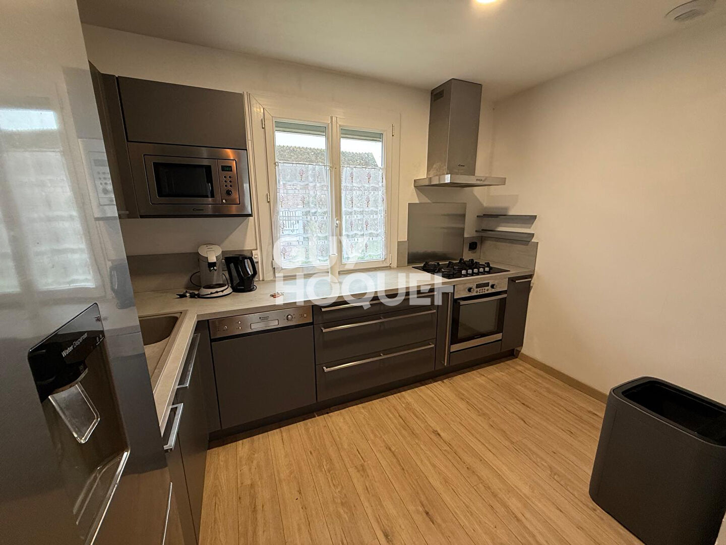 Maison individuelle - 3 chambres - sous-sol complet - combles aménageables