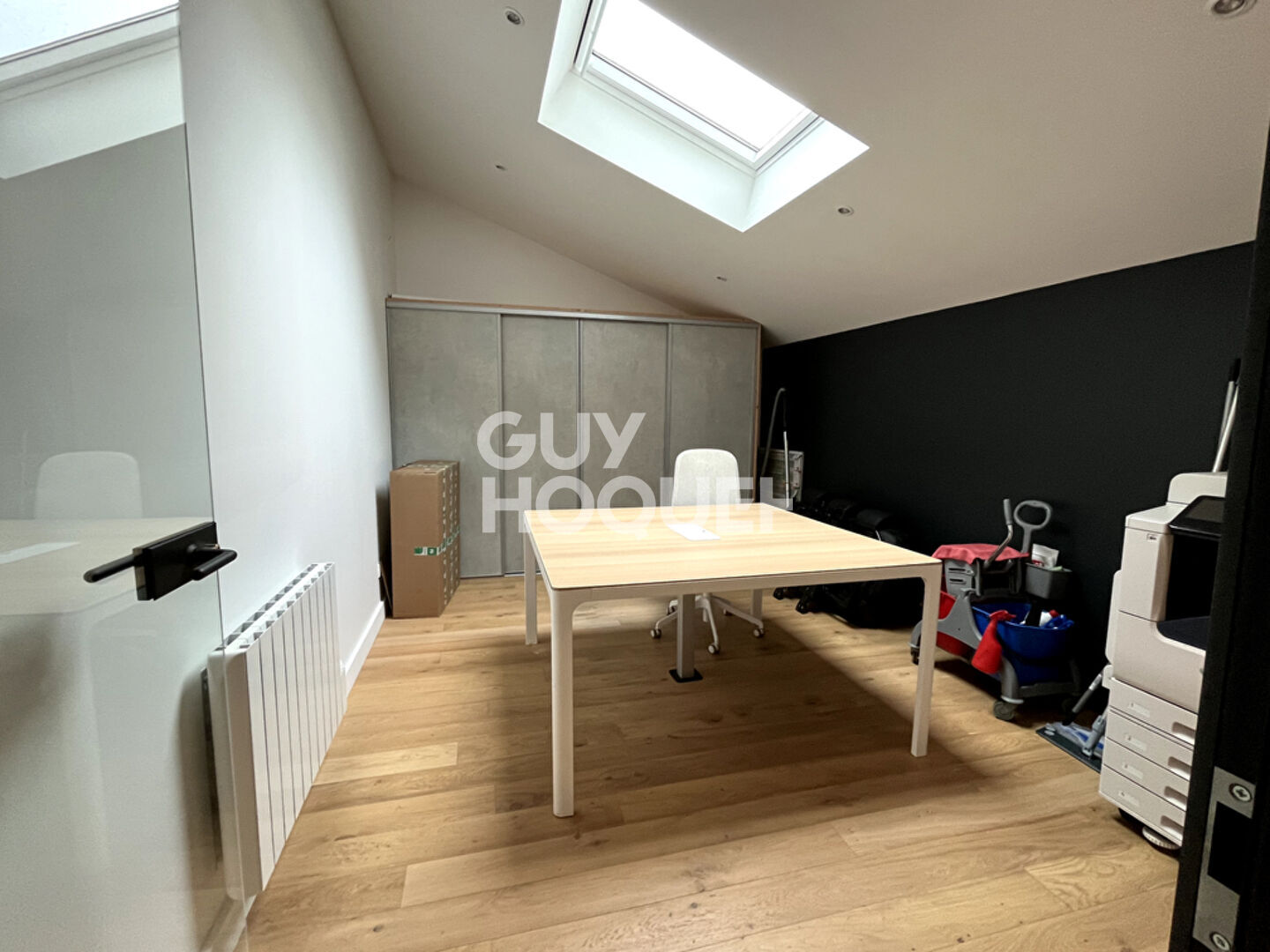 À CÉDER - DROIT AU BAIL & LOCATION / LOCAL COMMERCIAL 125m²  à LACROIX-SAINTE-OUEN (RUE NATIONALE)