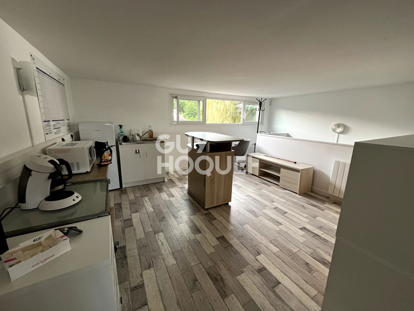 À CÉDER - DROIT AU BAIL & LOCATION / LOCAL COMMERCIAL 125m²  à LACROIX-SAINTE-OUEN (RUE NATIONALE)