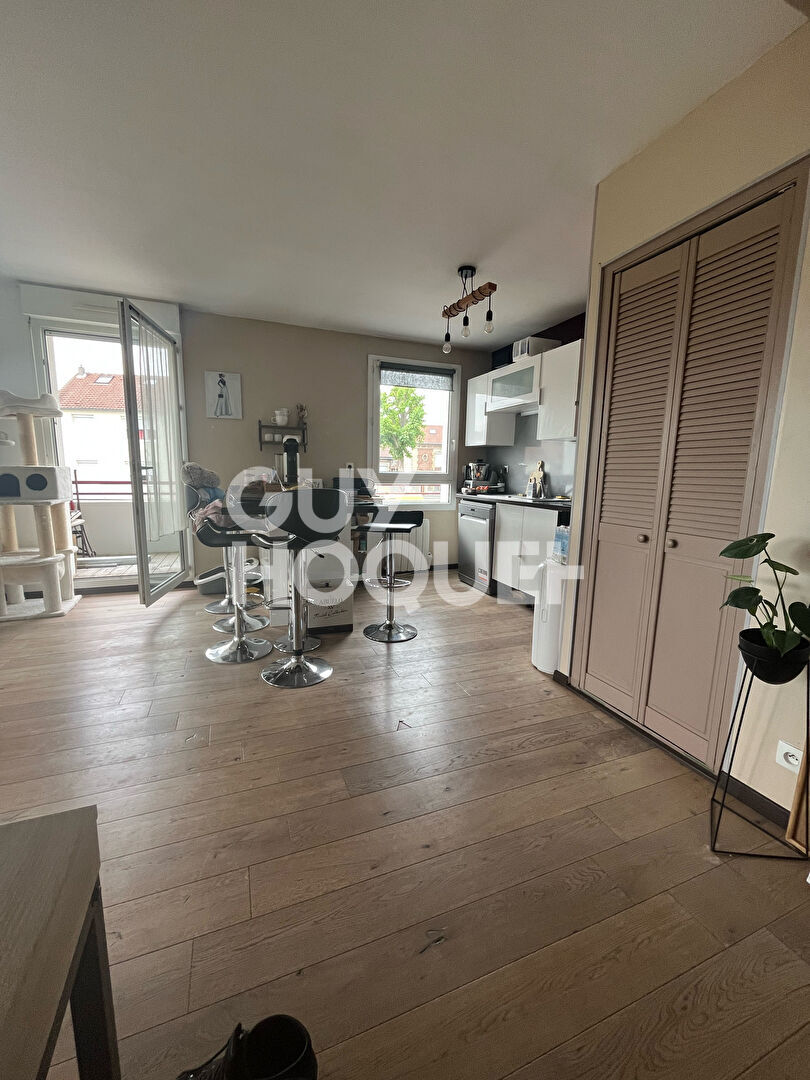 BAIL MEUBLE VENDU LOUé À vendre : Appartement 3 pièces à Margny les Compiègne