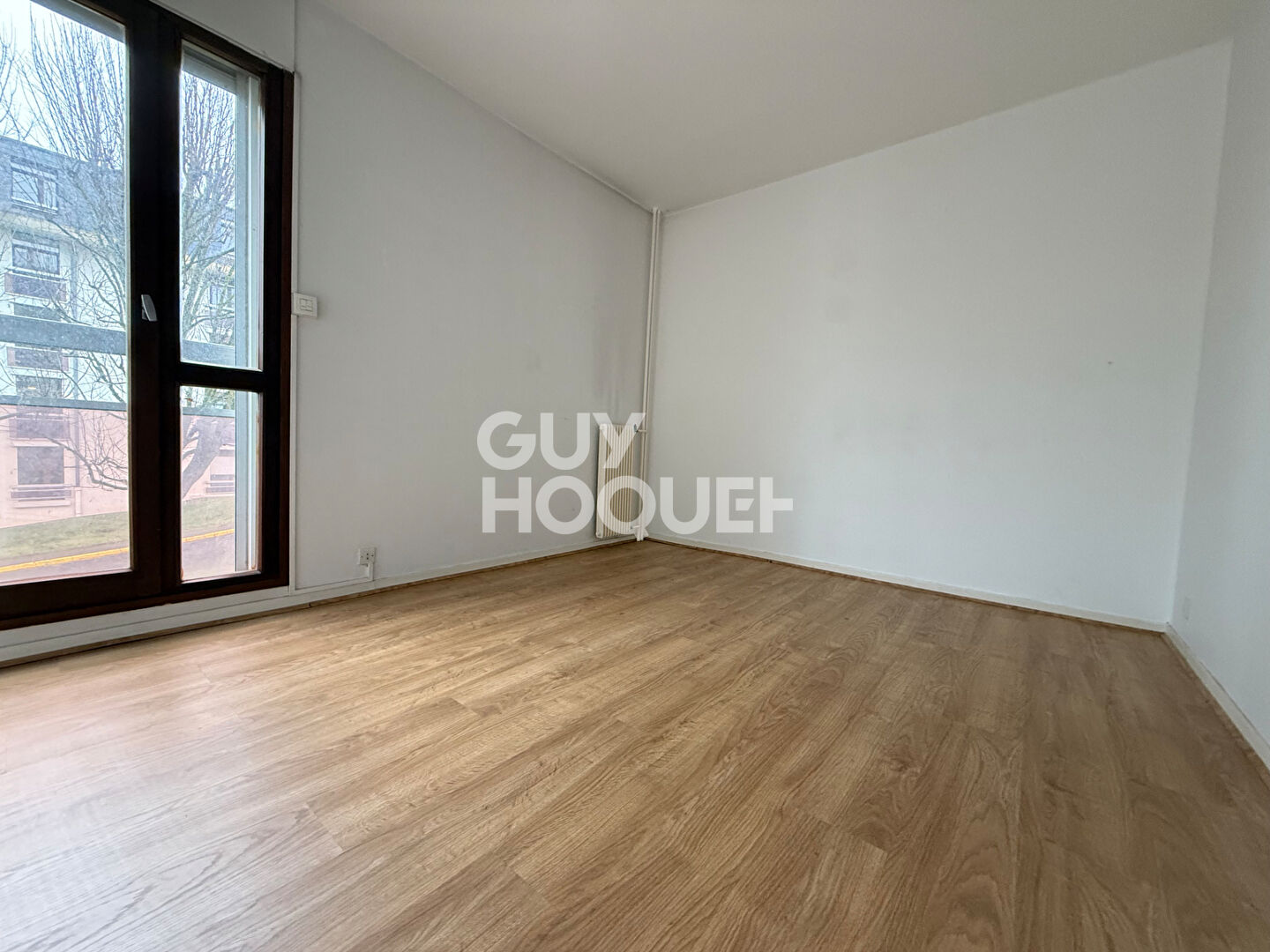 À vendre : Appartement spacieux de 4 pièces - trois chambres à 5 mn à pied de la GARE DE COMPIEGNE