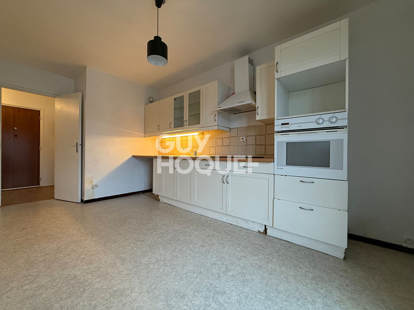 À vendre : Appartement spacieux de 4 pièces - trois chambres à 5 mn à pied de la GARE DE COMPIEGNE