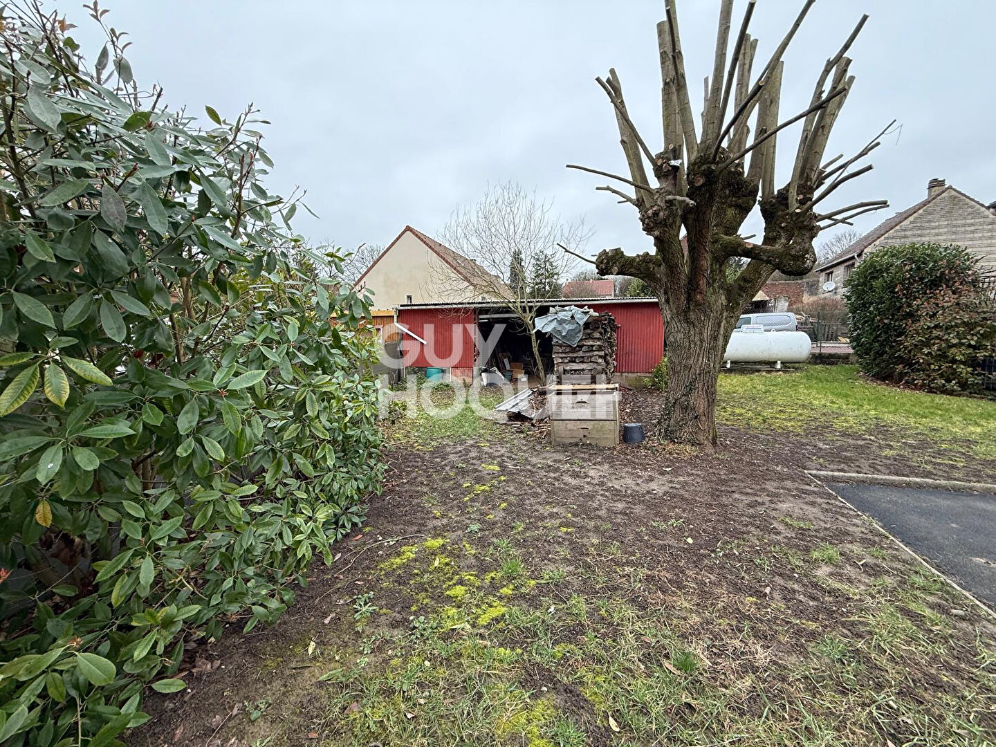 Maison individuelle - 3 chambres - sous-sol complet - combles aménageables