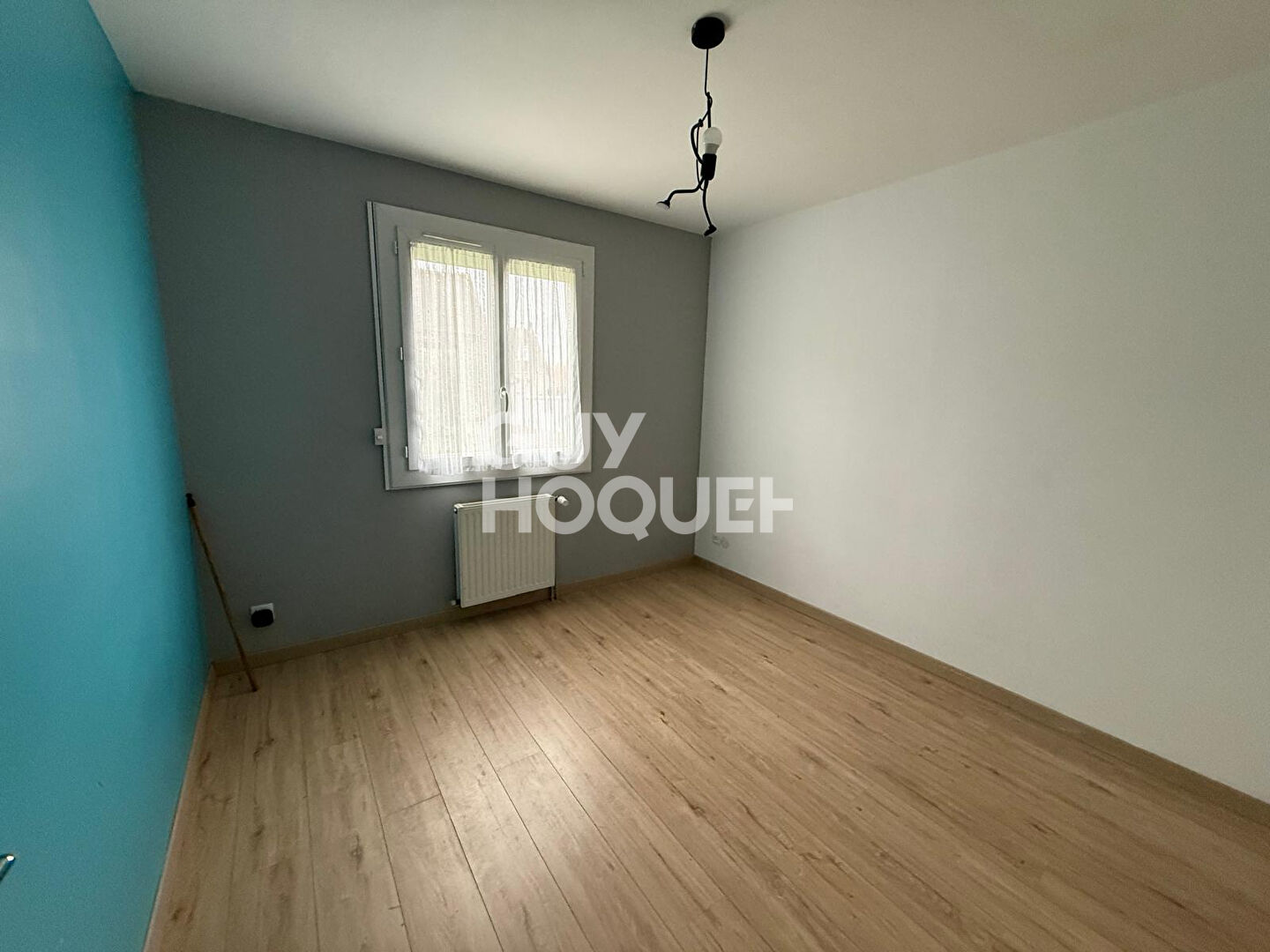 Maison individuelle - 3 chambres - sous-sol complet - combles aménageables