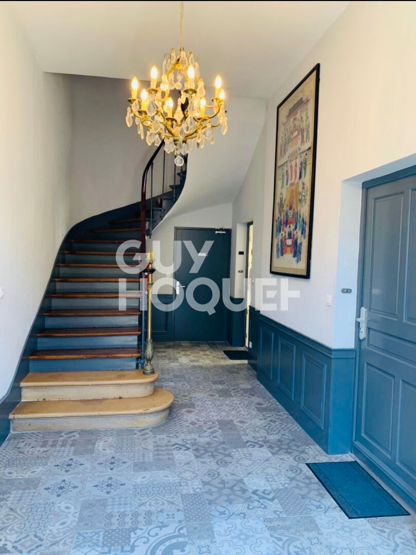 Bureau/Local Etat neuf à louer en centre-ville de Compiègne - Réf. 10910