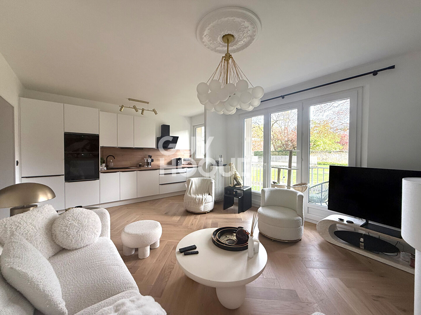 Appartement d'Exception 3 Pièces à Vendre, Quartier Carnot à Compiègne - Réf. 10987