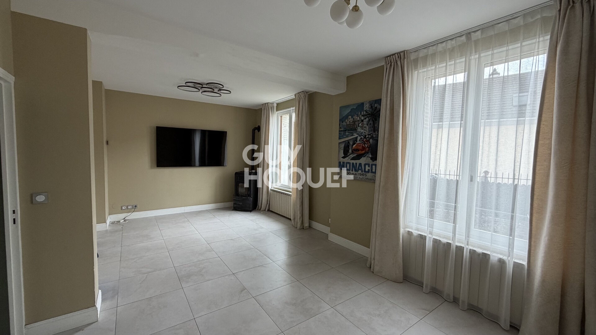 PLEIN CENTRE DE CLAIROIX Maison 5 pièces à vendre  - 275 000 