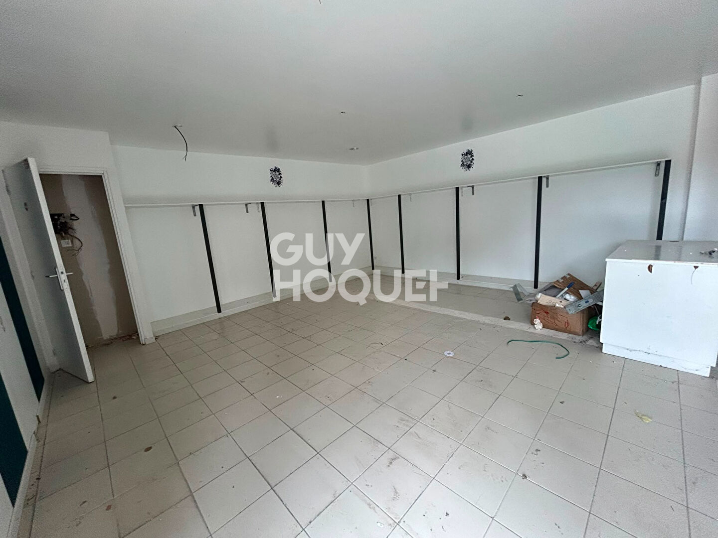 LOCAL COMMERCIAL DE 177 M² SUR 3 NIVEAUX ? IDÉAL SPA, INSTITUT DE BEAUTÉ OU ACTIVITÉ BIEN-ÊTRE