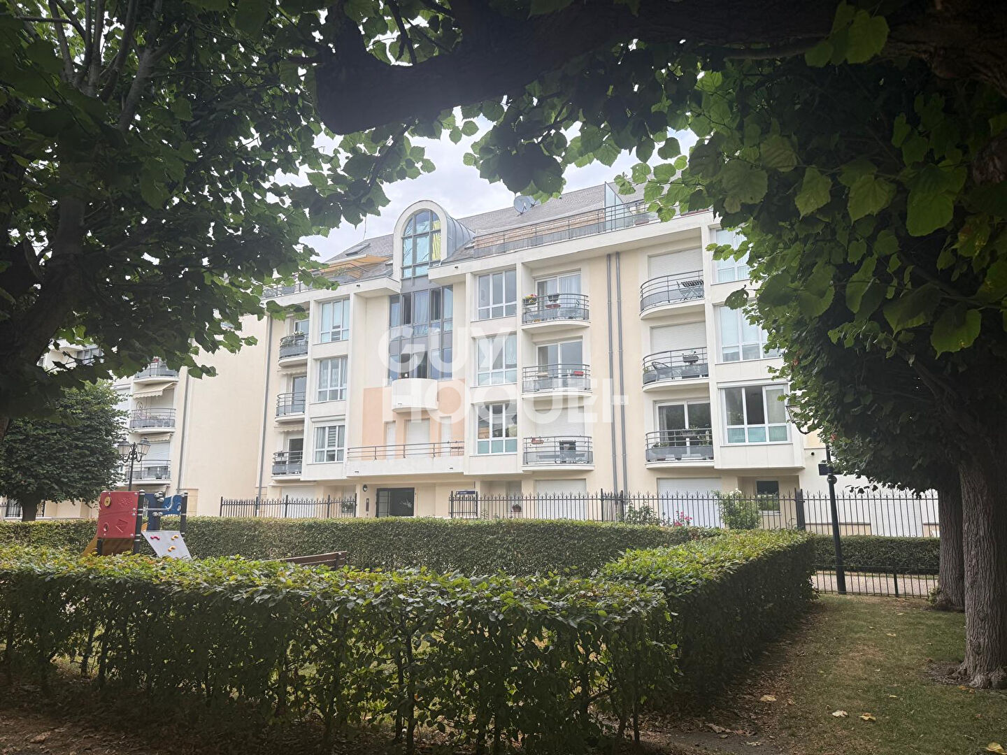 Appartement de Standing sécurisé 3 pièces - Parking - Balcon à vendre à Compiègne Centre -
