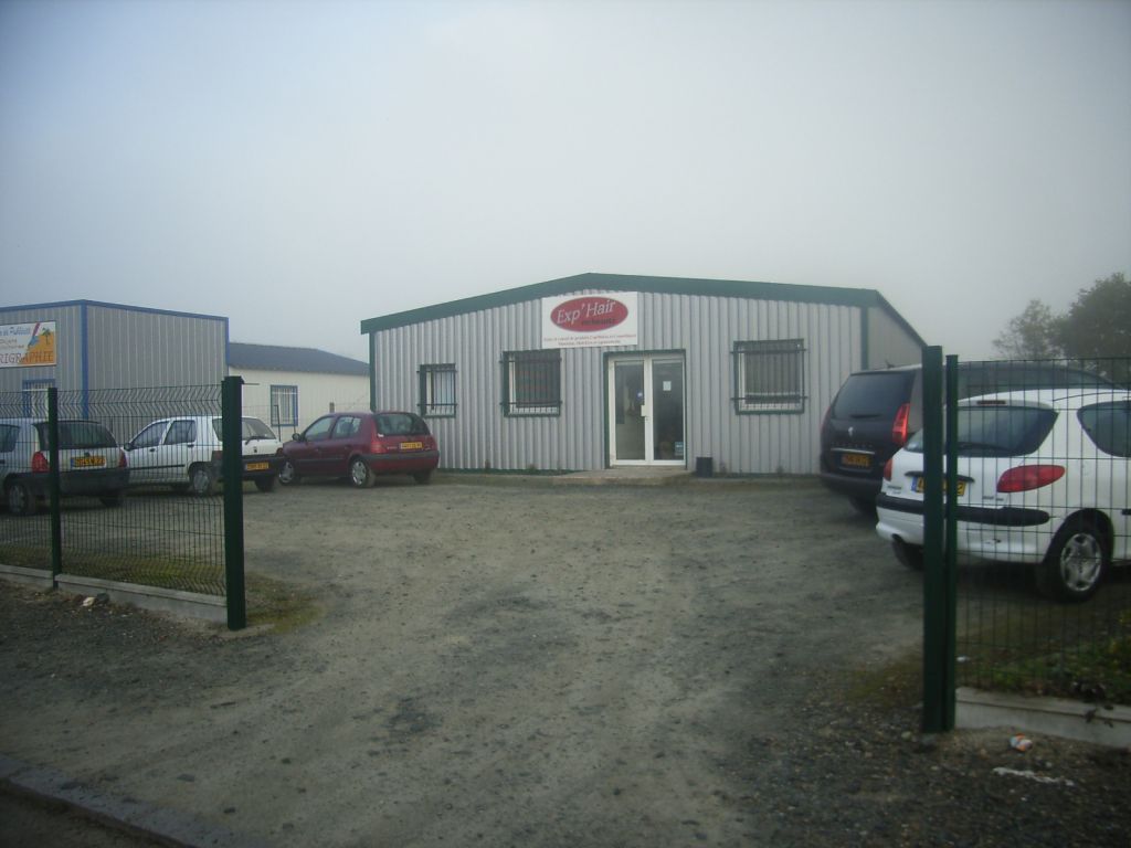 LOCAL COMMERCIAL