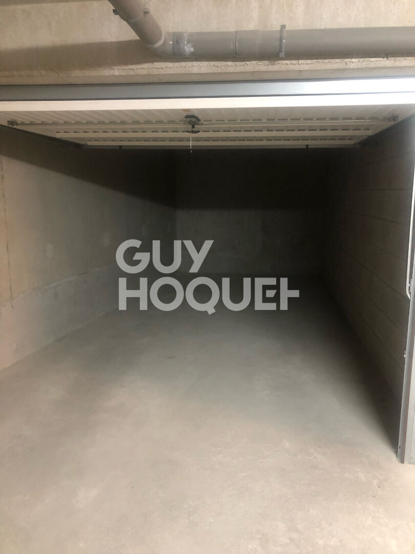 Garage fermé et sécurisé - Dinan centre - 16.50 m2
