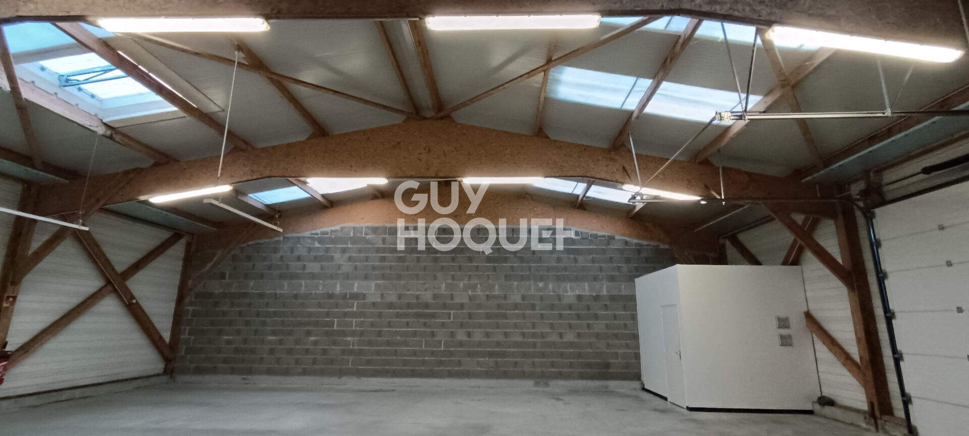 Location entrepôt avec bureau