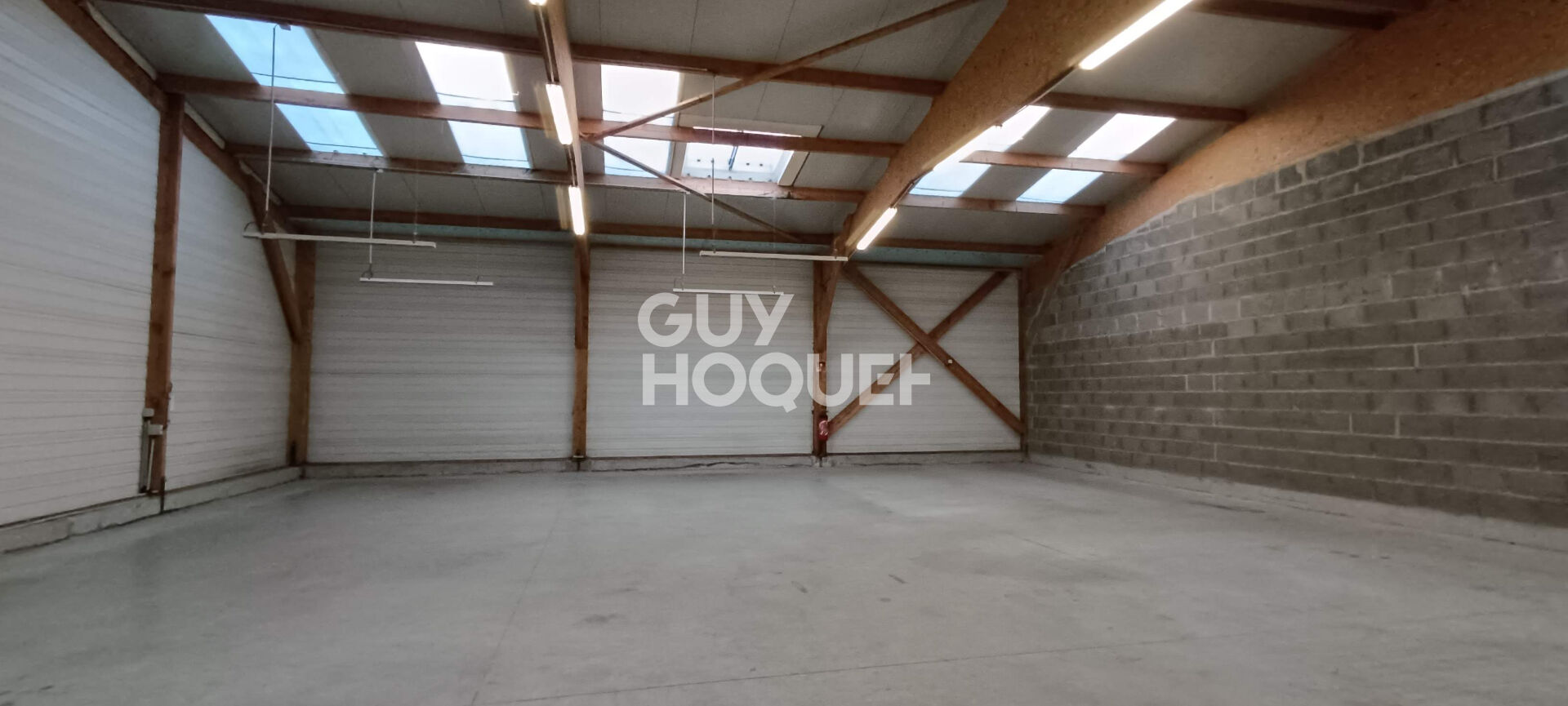 Location entrepôt avec bureau