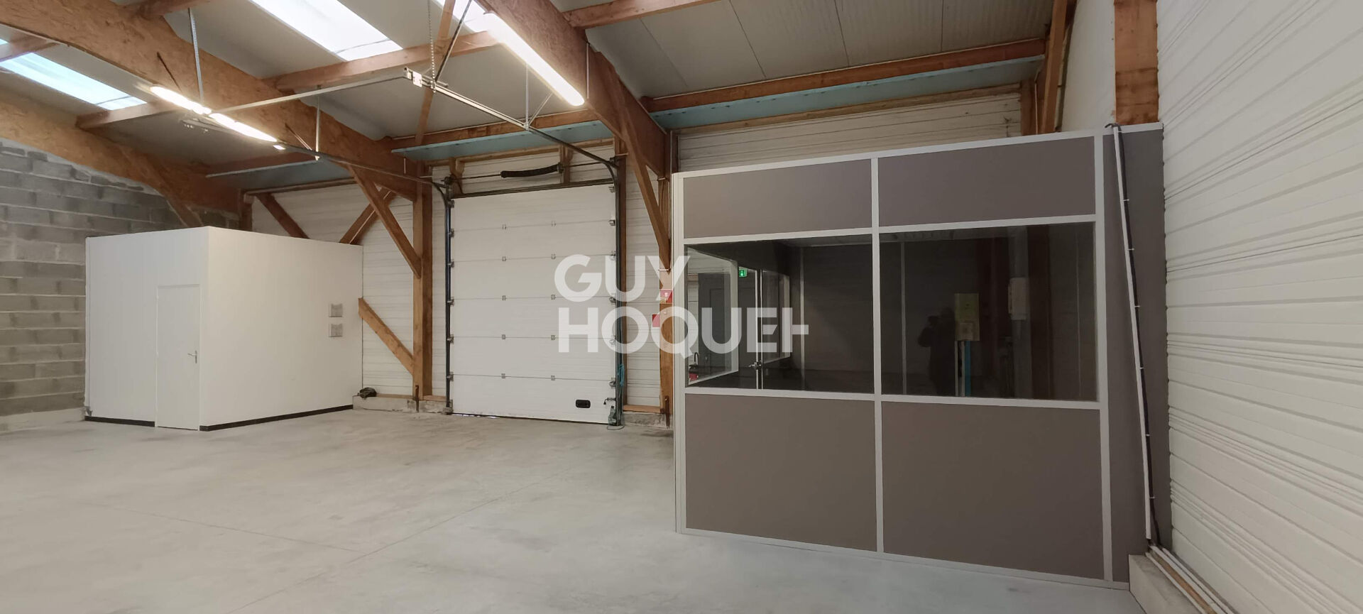 Location entrepôt avec bureau