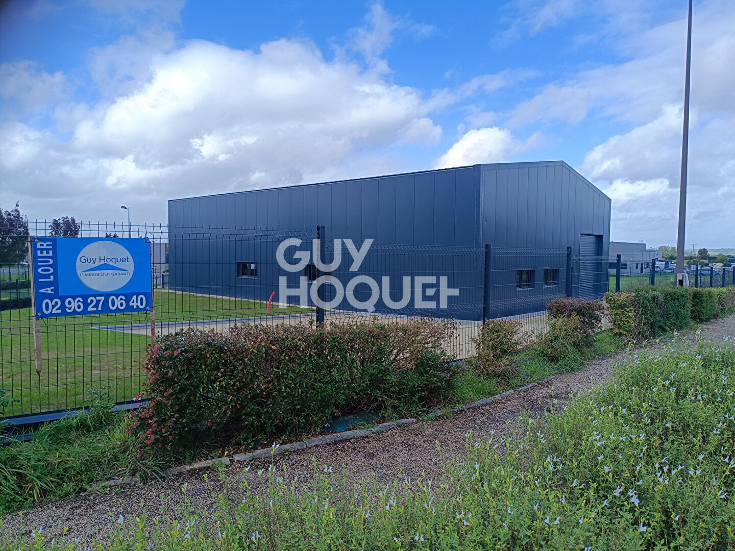 Entrepôt / local industriel  200 ou 400  m2