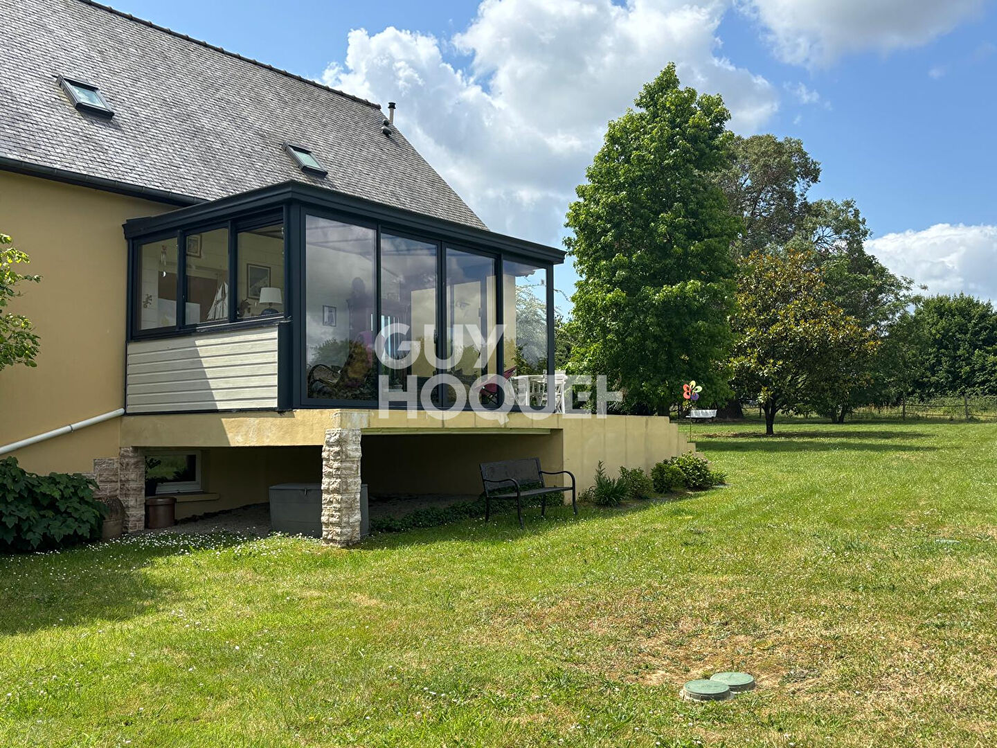 Maison d'habitation sur sous sol total d'environ 135m² -  Saint Judoce